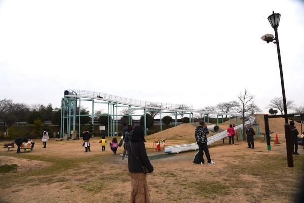 大きなローラー滑り台がテンションあがります