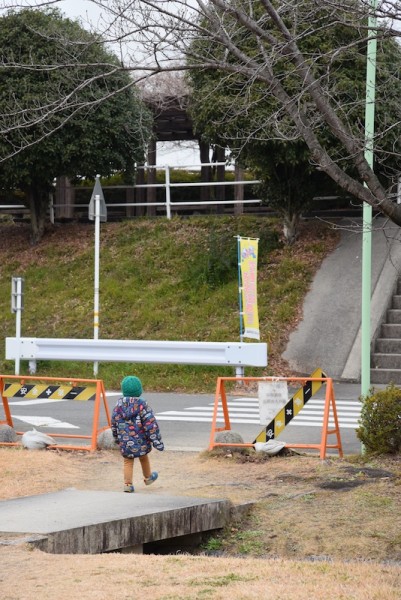 哀愁ただよう後ろ姿