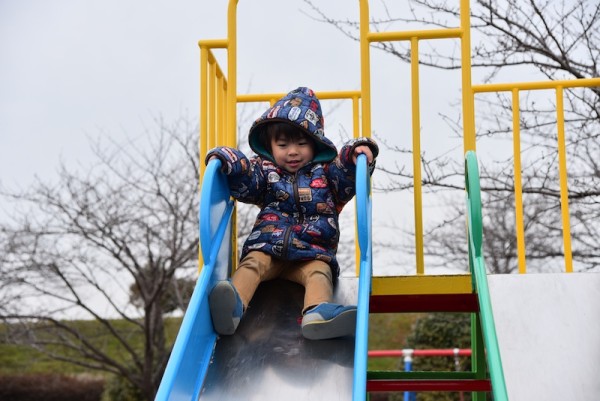 小さい滑り台は終日滑れます